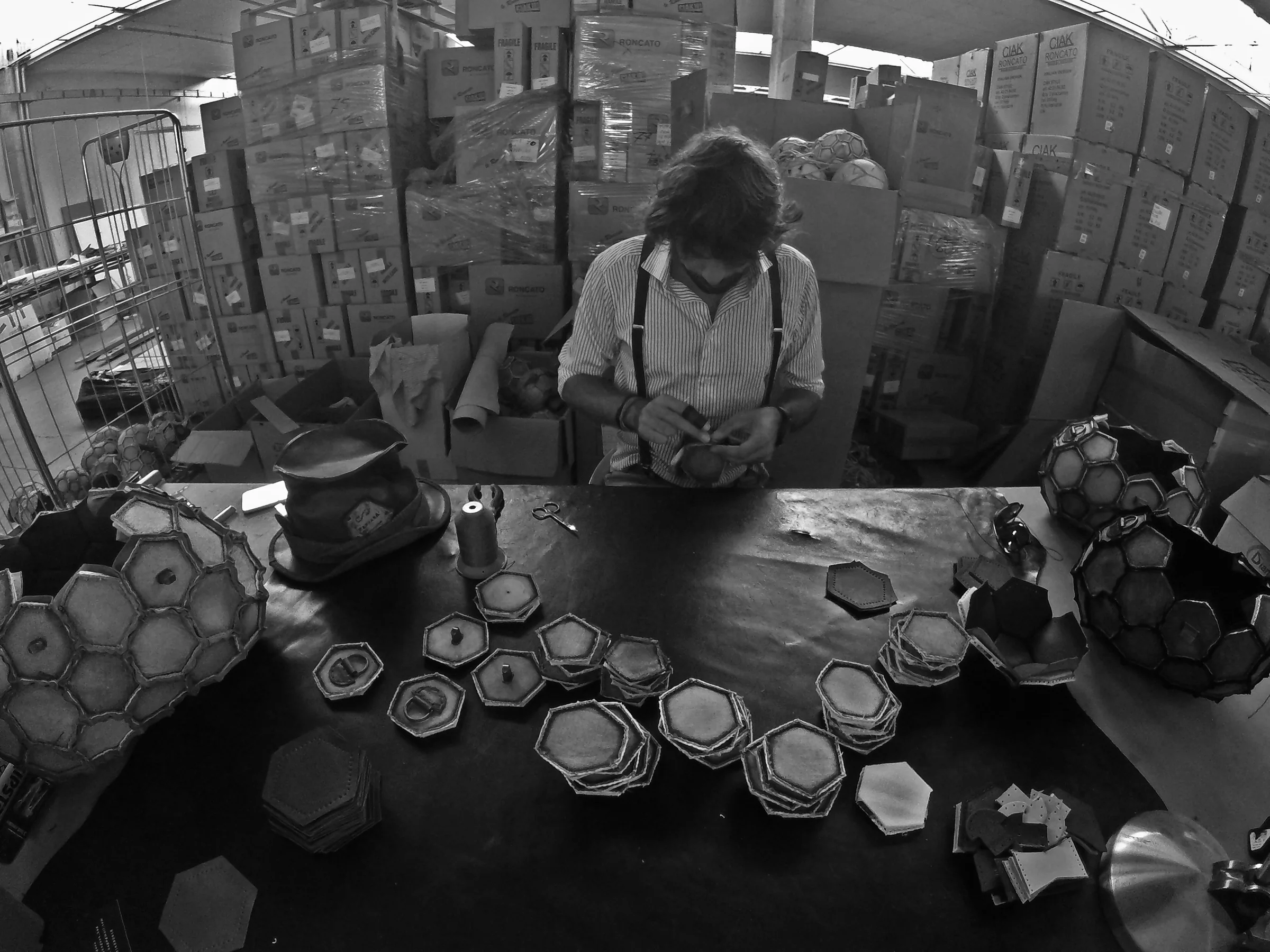 Thomas Backinmind al lavoro nell’atelier PANGAEA